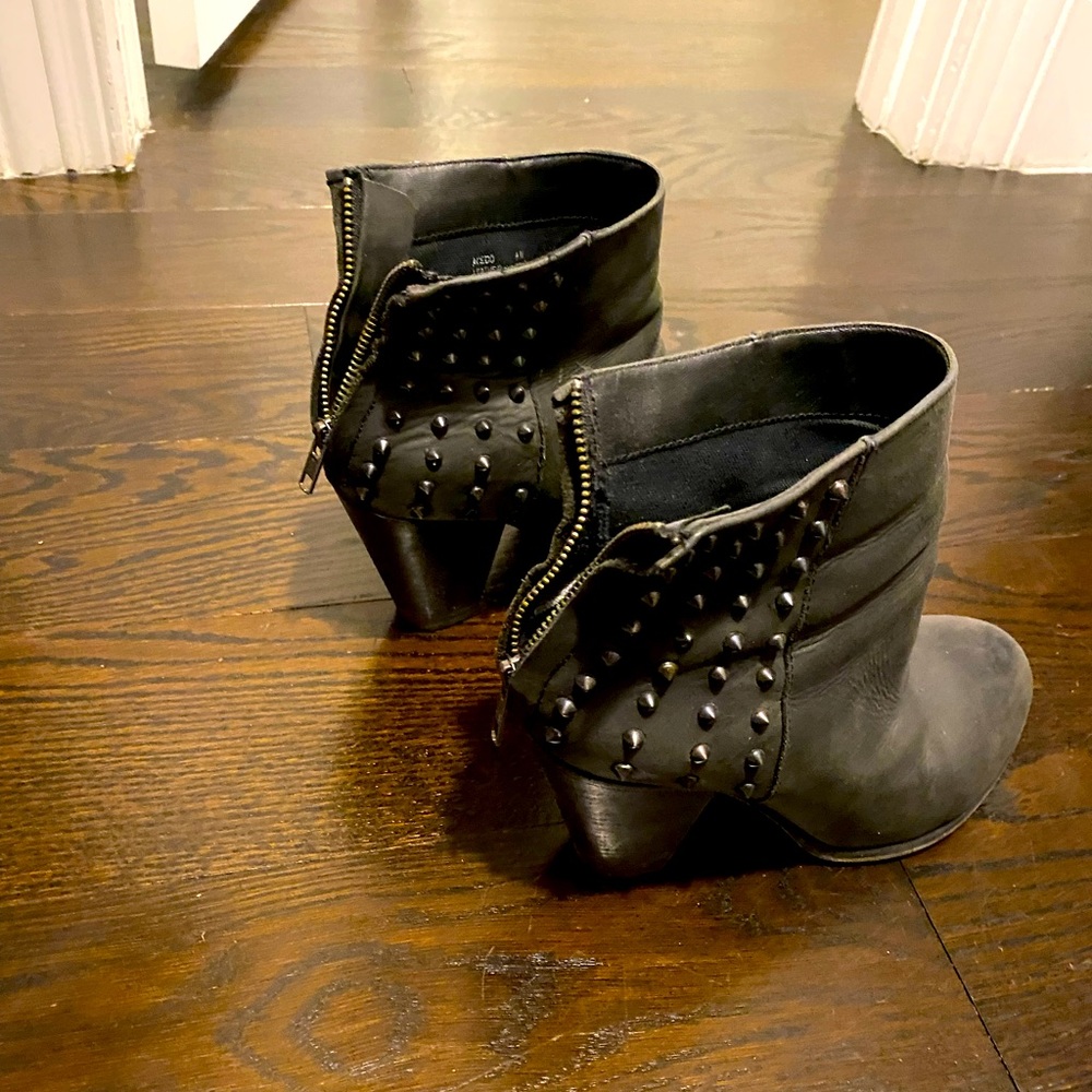 Steve Madden studded western ankle bootie black 9